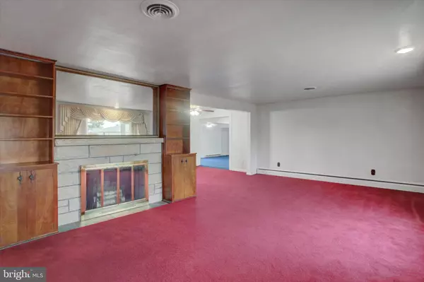 Chambersburg, PA 17202,158 COLONIAL DRIVE