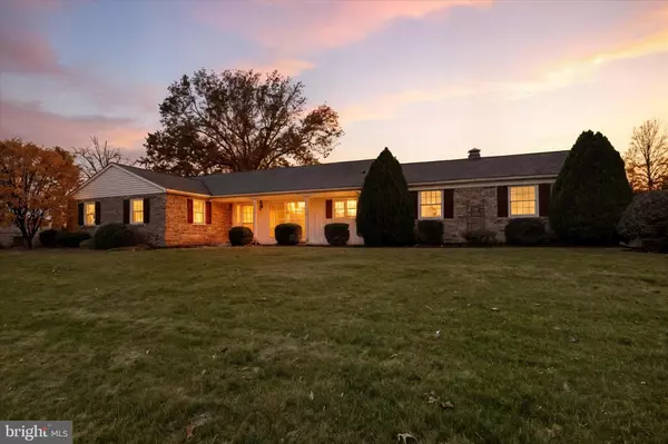 2550 MIDPINE DR, York, PA 17404