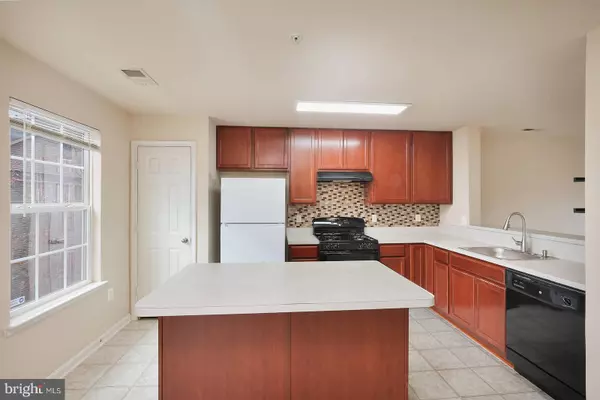 Clarksburg, MD 20871,22834 ARORA HILLS DR #120