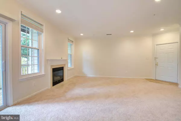 Alexandria, VA 22315,6964-D ELLINGHAM CIR #86
