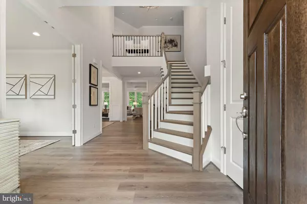 Vienna, VA 22180,420 HOLMES DR NW