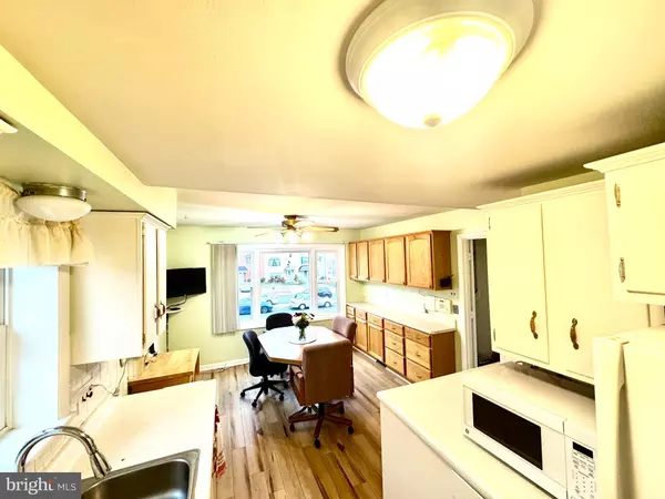 Chantilly, VA 20151,13711 PENWITH CT