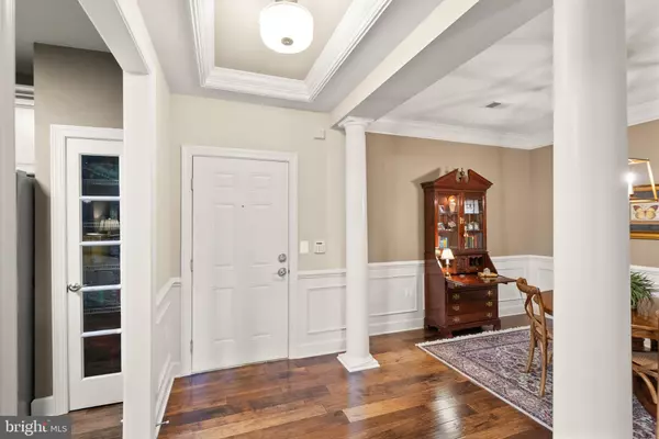 Haymarket, VA 20169,15251 ROYAL CREST DR #103