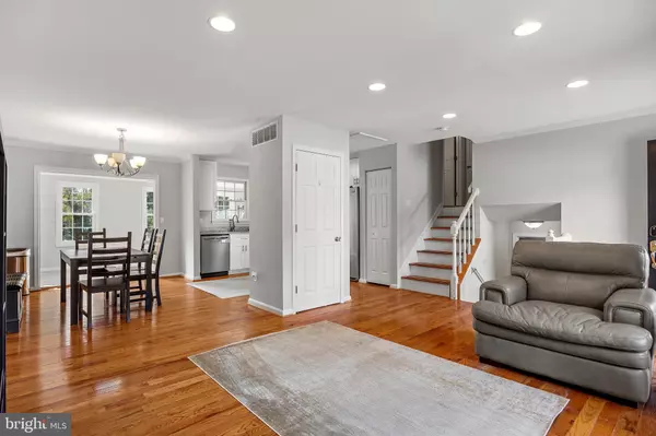 Linthicum Heights, MD 21090,300 TWIN OAKS RD