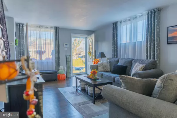 Glenolden, PA 19036,1024 OAKWOOD DR