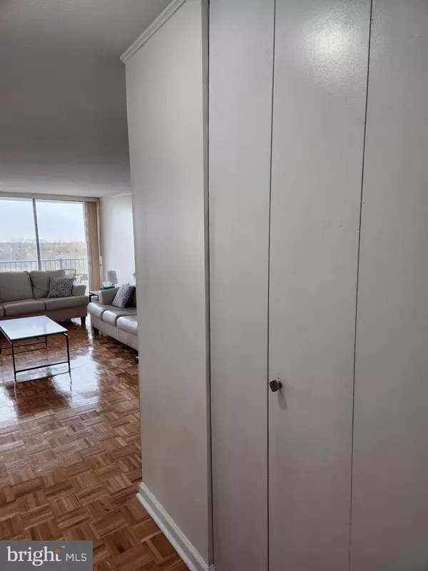 Philadelphia, PA 19131,3900-00 FORD RD #12A