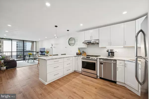 233 S 6TH ST #904, Philadelphia, PA 19106