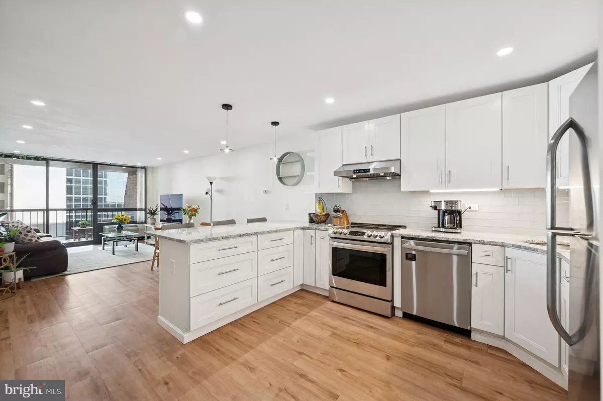 Philadelphia, PA 19106,233 S 6TH ST #904