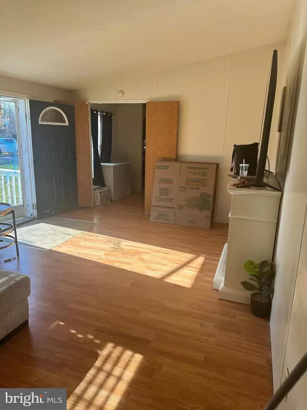 Glenolden, PA 19036,719 BEECH AVE