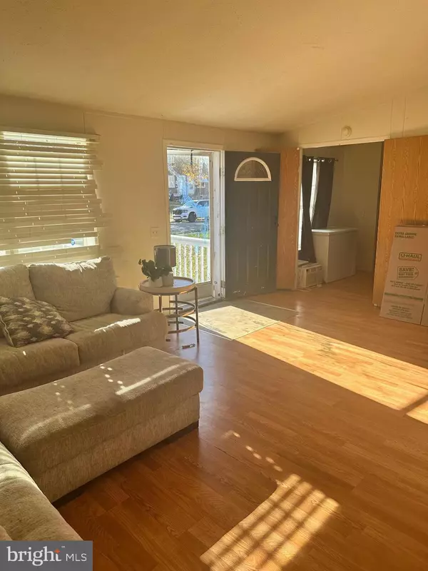 Glenolden, PA 19036,719 BEECH AVE