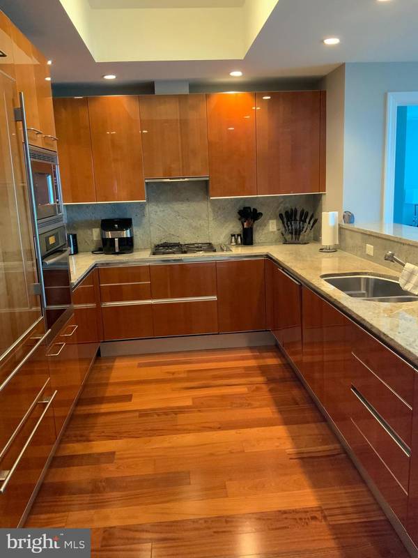 Arlington, VA 22209,1881 N NASH ST N #1806