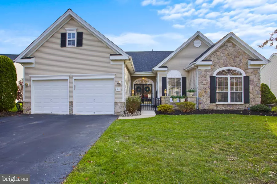 25 ELLINGTON DR, Columbus, NJ 08022