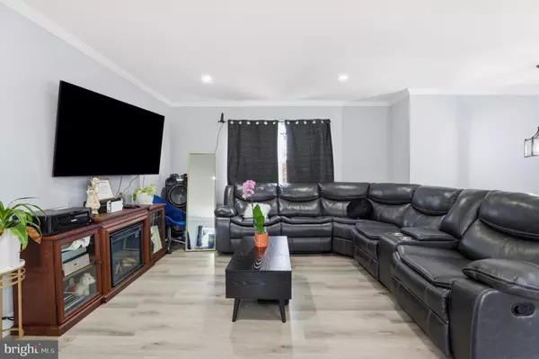 Waldorf, MD 20602,1003 POSTON DR