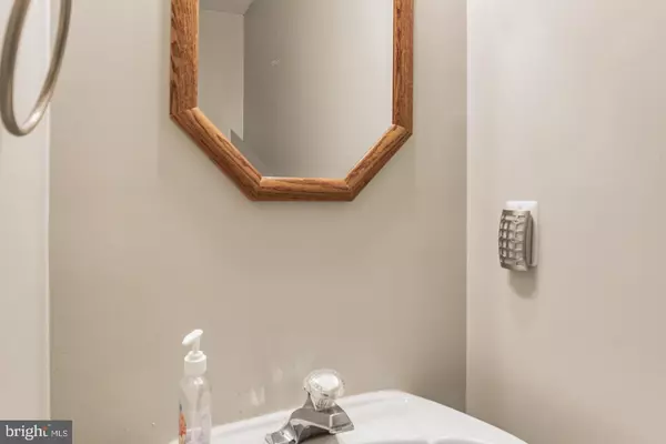 Waldorf, MD 20601,10324 CASSIDY CT