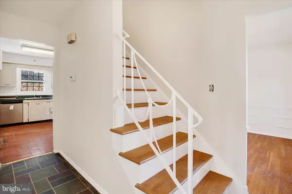 Oxon Hill, MD 20745,5409 WOODLAND CT