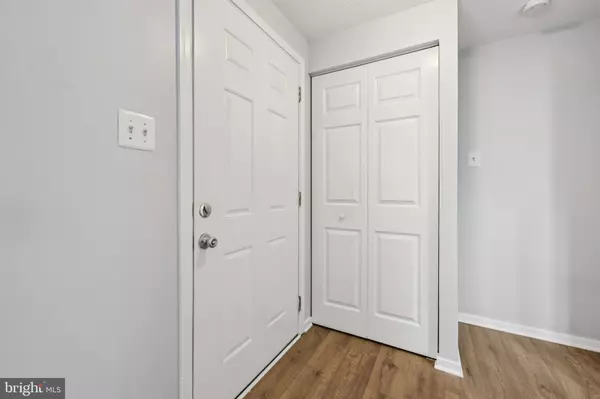 Warrenton, VA 20186,839 OAK LEAF