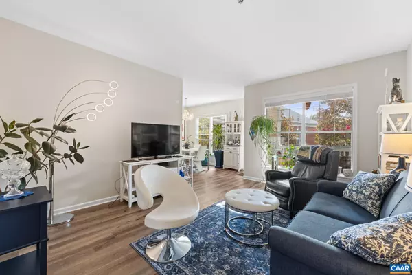 Charlottesville, VA 22911,320 RIVERBEND DR #2B