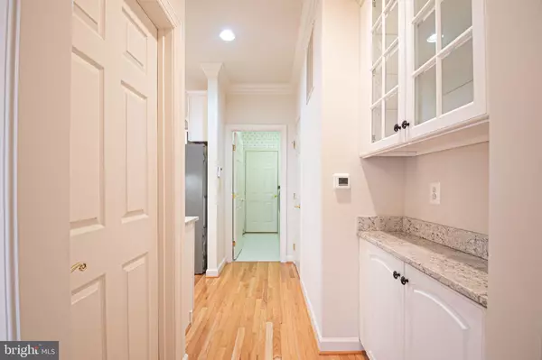 Fairfax, VA 22030,3832 FARRCROFT DR