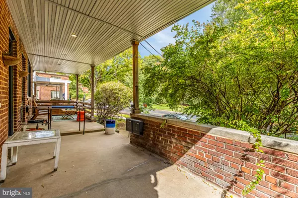 Washington, DC 20011,215 HAWAII AVE NE