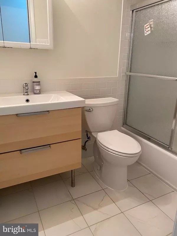 Annandale, VA 22003,8316 TOBIN RD #13