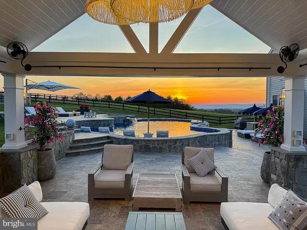 15097 BARLOW DR, Waterford, VA 20197