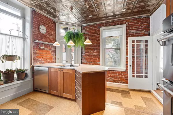 Philadelphia, PA 19130,846 N LECOUNT ST