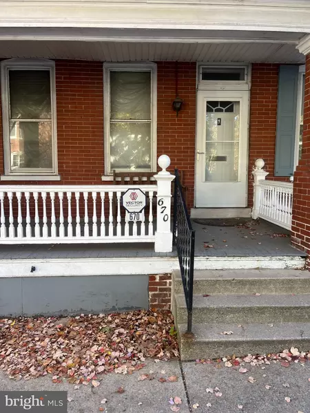 670 W WALNUT ST, Lancaster, PA 17603