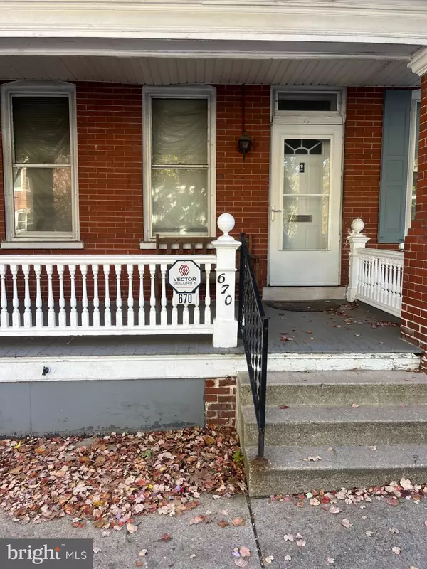 670 W WALNUT ST, Lancaster, PA 17603