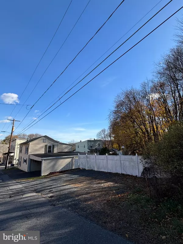 Pottsville, PA 17901,901 FAIRVIEW ST