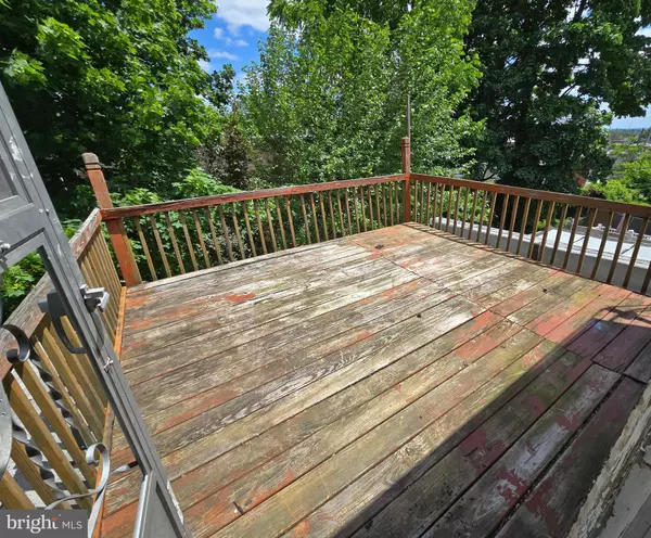 Philadelphia, PA 19141,5921 N 12TH ST