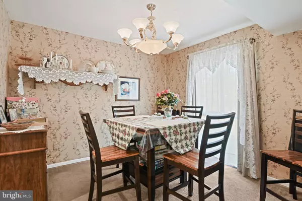 Reston, VA 20191,2058 ROYAL FERN CT #26/1C