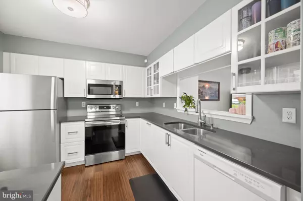 Odenton, MD 21113,208 PINECOVE AVE