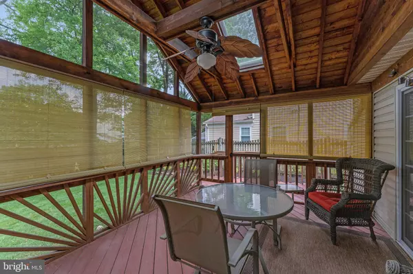 Burke, VA 22015,5254 QUEENS WOOD DR