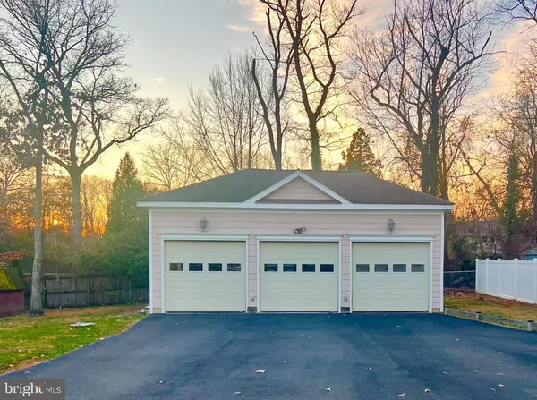 Annandale, VA 22003,4816 DODSON DR