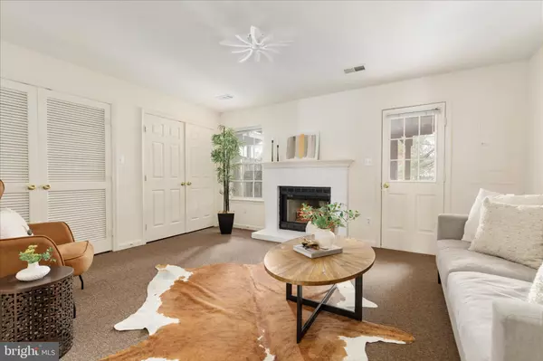 Centreville, VA 20121,6272 CLAY PIPE CT