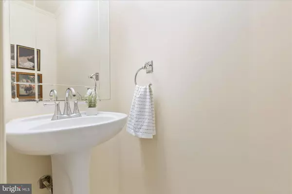 Centreville, VA 20121,6272 CLAY PIPE CT