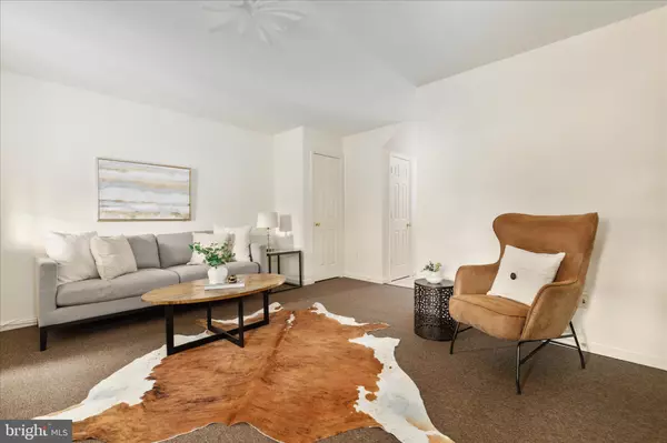 Centreville, VA 20121,6272 CLAY PIPE CT