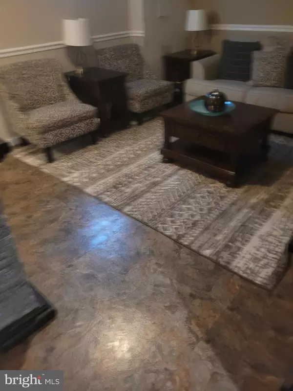 Landover, MD 20785,910 PORTIA CT