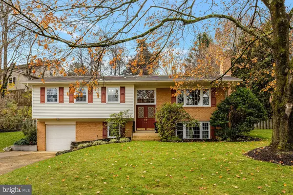 9527 CENTER ST, Vienna, VA 22181