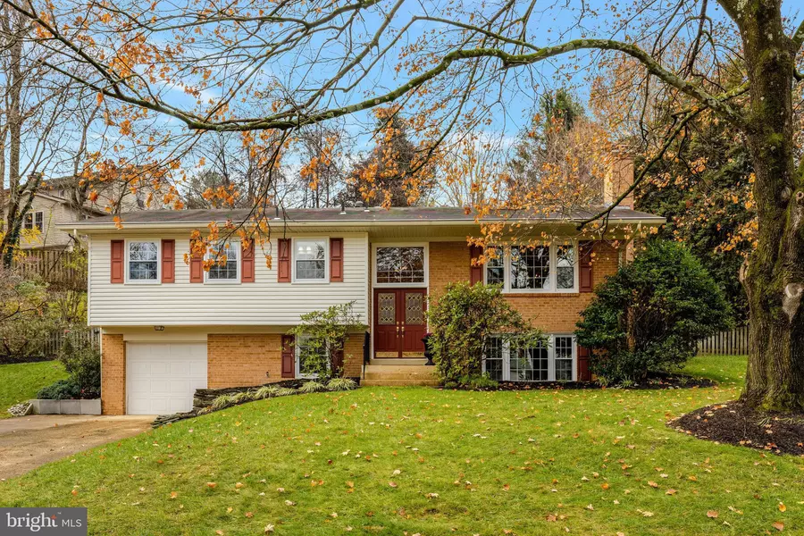 9527 CENTER ST, Vienna, VA 22181