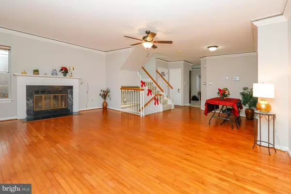 Dumfries, VA 22025,15661 MONTVIEW DR