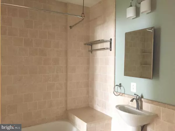 Philadelphia, PA 19148,1727 S BROAD STREET