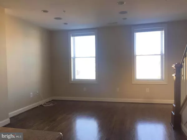 Philadelphia, PA 19148,1727 S BROAD STREET