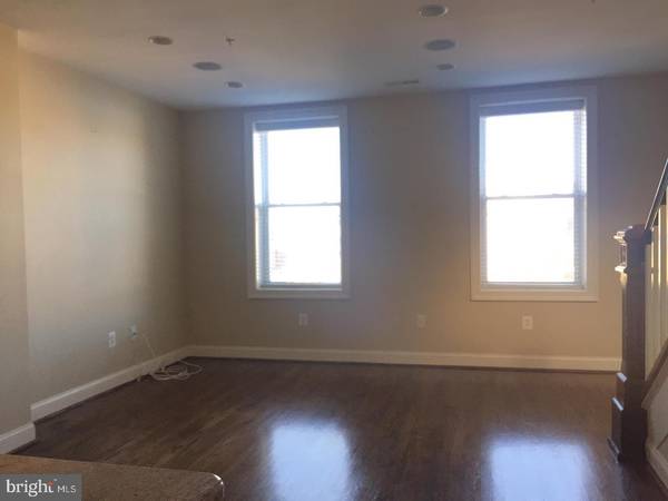 Philadelphia, PA 19148,1727 S BROAD STREET