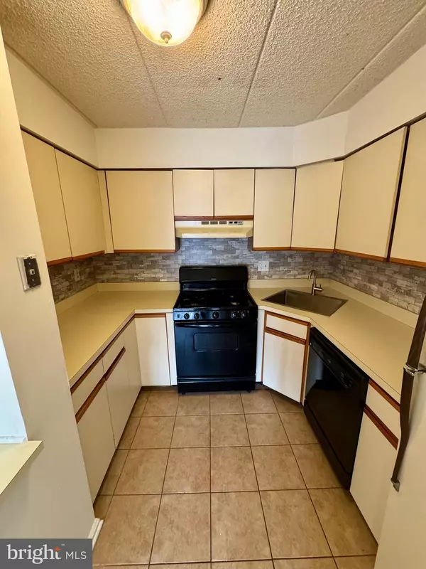 Elkins Park, PA 19027,703 VALLEY GLEN RD #CONDO 274
