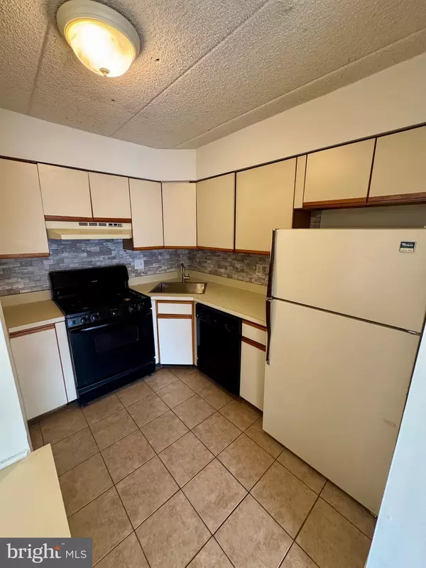 Elkins Park, PA 19027,703 VALLEY GLEN RD #CONDO 274