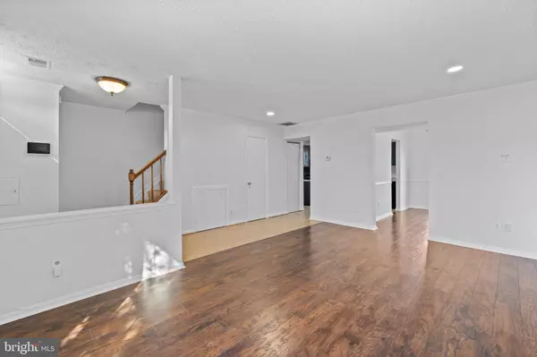 Waldorf, MD 20603,4266 DRAKE CT