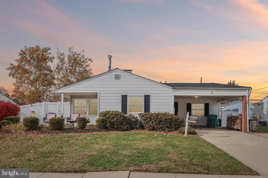 11 CRIMSON KING LN, Levittown, PA 19055