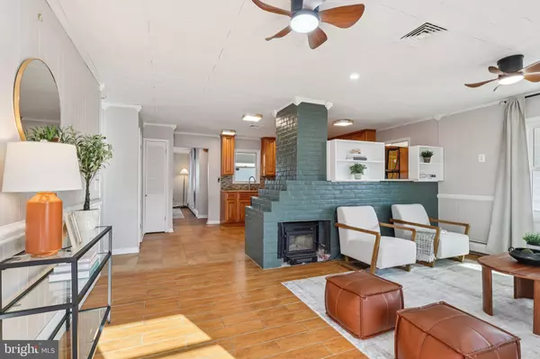 Levittown, PA 19055,11 CRIMSON KING LN