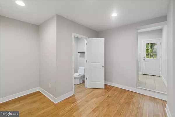 Philadelphia, PA 19127,4863 UMBRIA ST